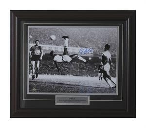 20x24 Autographed Frame - Pele
